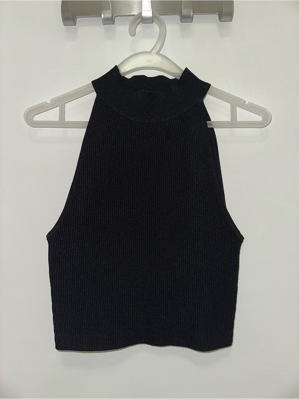 Aritzia black ribbed knit crop top
